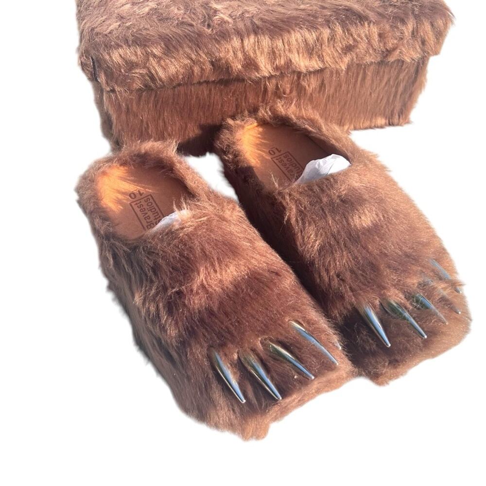 New nwt Bravest studio bearclaw furry slip on shoes 10 bear claw